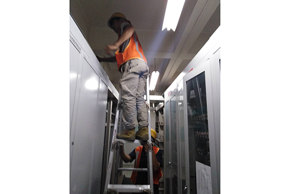 電線施工